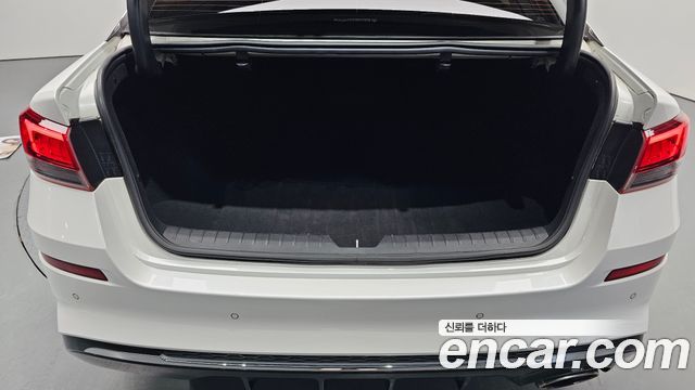 Kia K5 2019 — photo 26