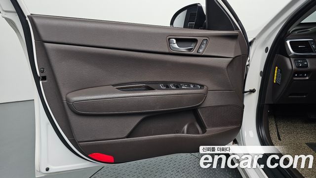 Kia K5 2019 — photo 14