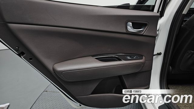 Kia K5 2019 — photo 15