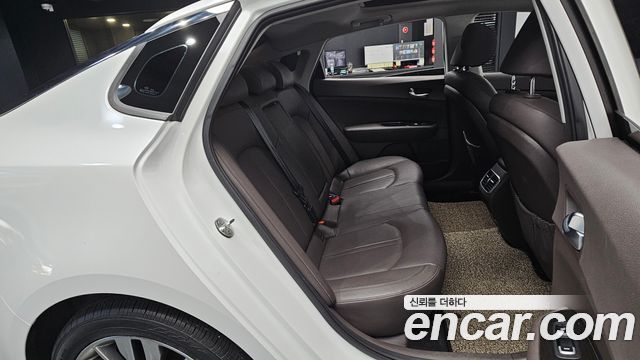 Kia K5 2019 — photo 16
