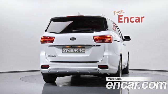 Kia Canival 2019 — photo 4