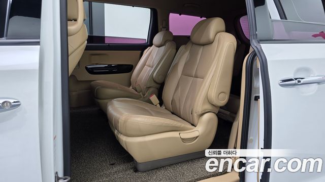 Kia Canival 2019 — photo 18