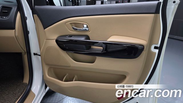 Kia Canival 2019 — photo 15