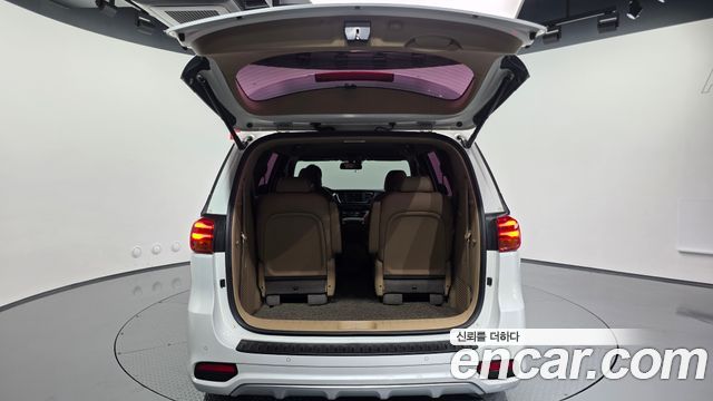 Kia Canival 2019 — photo 35