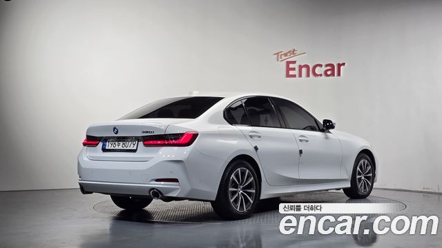 BMW 3-Series 2024 — photo 2