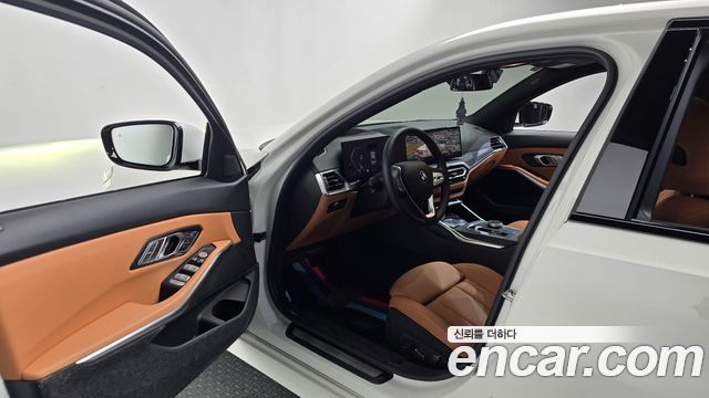 BMW 3-Series 2024 — photo 13