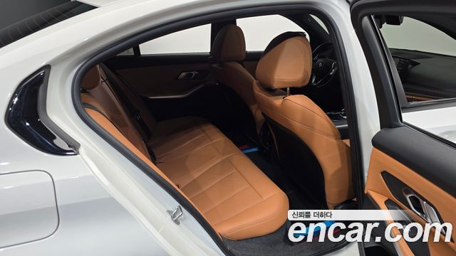 BMW 3-Series 2024 — photo 17