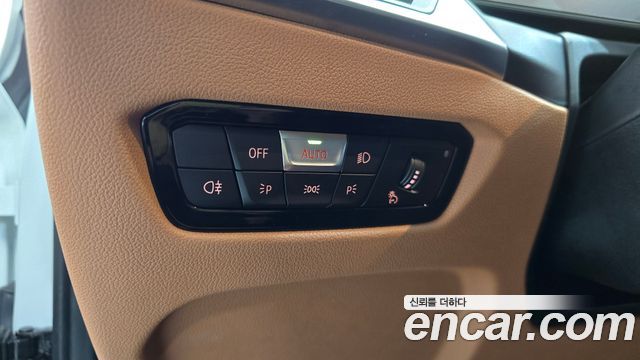 BMW 3-Series 2024 — photo 25