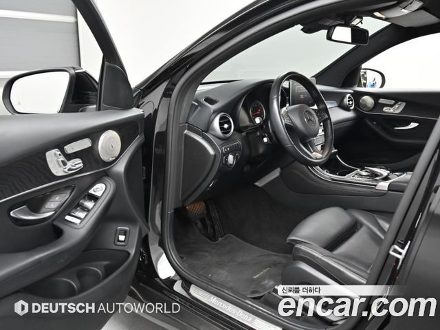 Mercedes-Benz GLC-Class 2019 — photo 10
