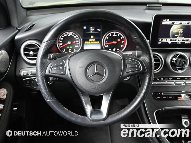 Mercedes-Benz GLC-Class 2019 — photo 12