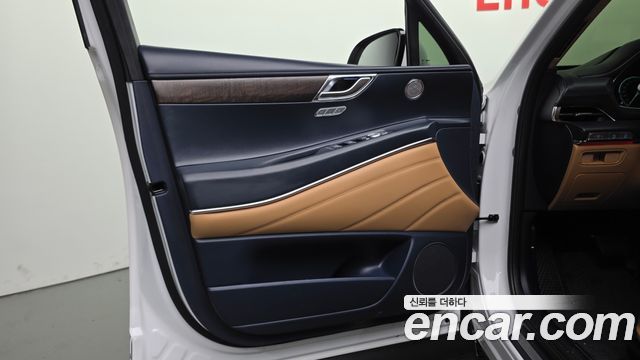 Genesis GV80 2023 — photo 14