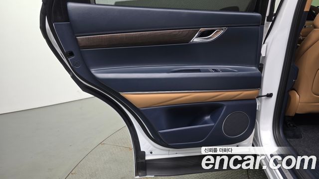 Genesis GV80 2023 — photo 15
