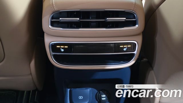 Genesis GV80 2023 — photo 32
