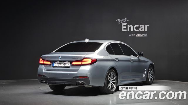 BMW 5-Series 2023 — photo 2