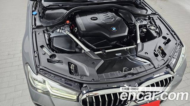 BMW 5-Series 2023 — photo 6