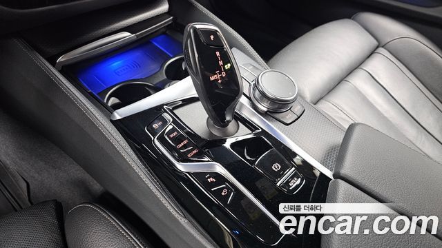 BMW 5-Series 2023 — photo 12