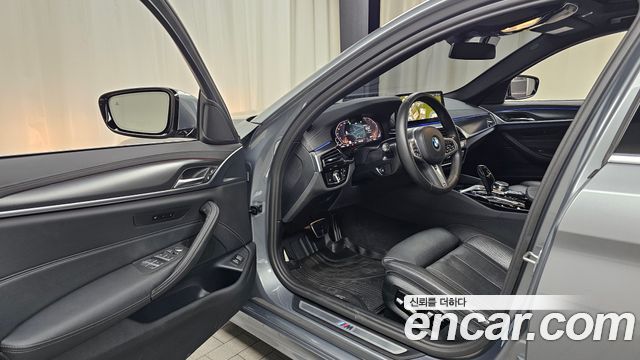 BMW 5-Series 2023 — photo 13