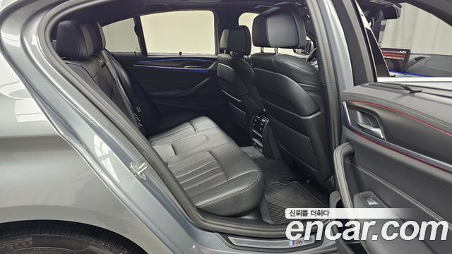 BMW 5-Series 2023 — photo 17