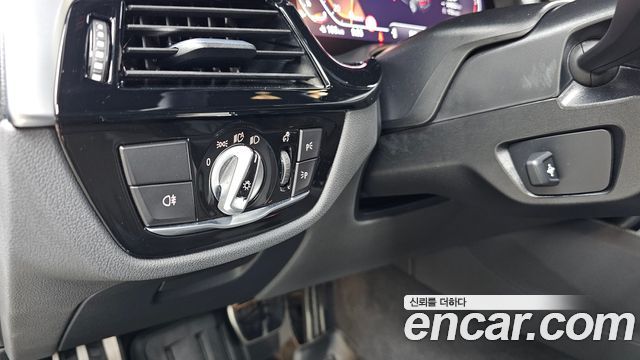 BMW 5-Series 2023 — photo 27