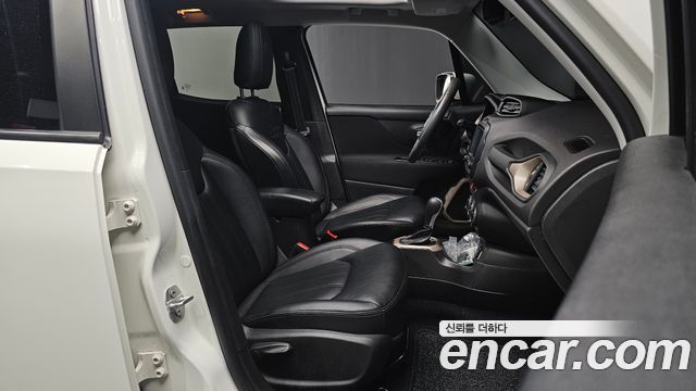 Jeep Renegade 2016 — photo 10