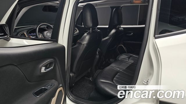 Jeep Renegade 2016 — photo 12