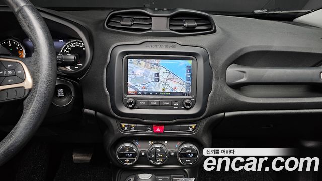 Jeep Renegade 2016 — photo 14