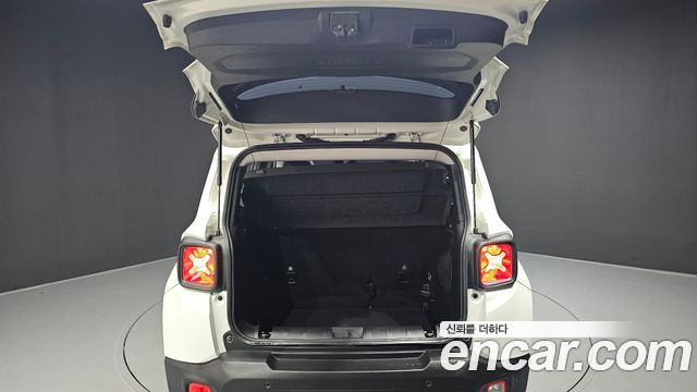 Jeep Renegade 2016 — photo 20