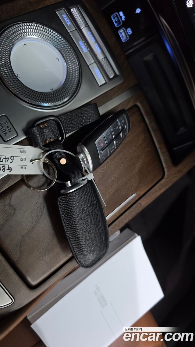 Genesis G80 2022 — photo 24