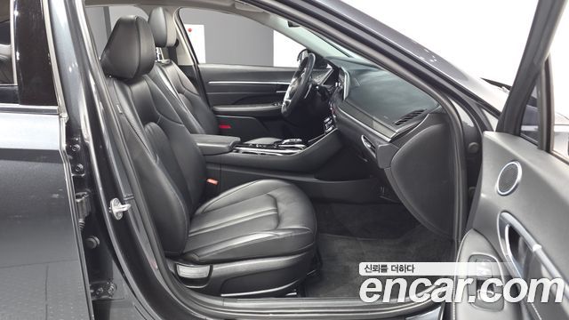 Hyundai Sonata 2023 — photo 17