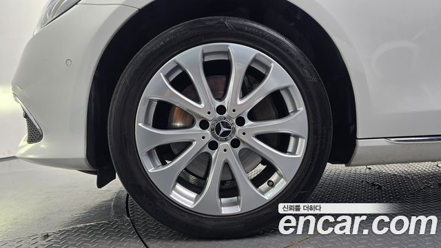 Mercedes-Benz E-Class 2019 — photo 5
