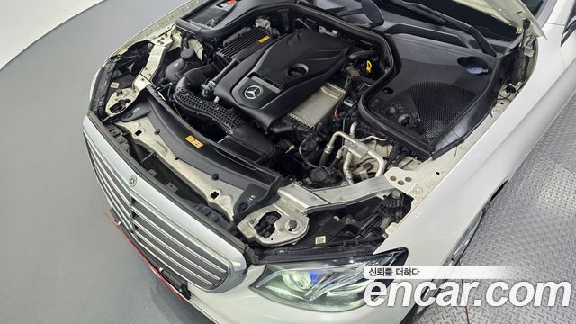 Mercedes-Benz E-Class 2019 — photo 6