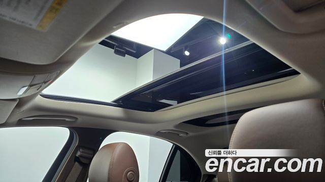Mercedes-Benz E-Class 2019 — photo 17