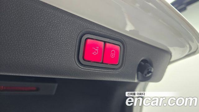 Mercedes-Benz E-Class 2019 — photo 19