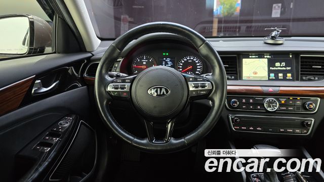 Kia K7 2016 — photo 12
