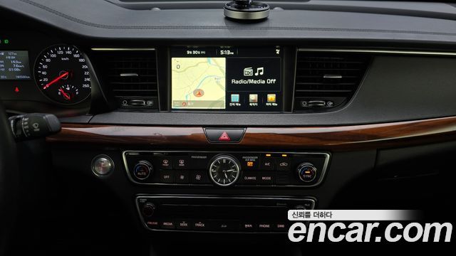 Kia K7 2016 — photo 13