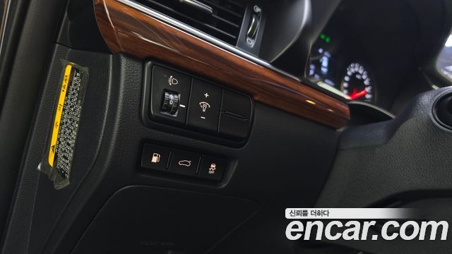 Kia K7 2016 — photo 17