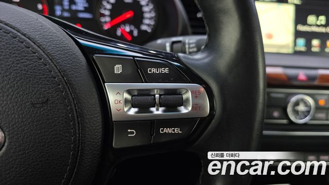 Kia K7 2016 — photo 18