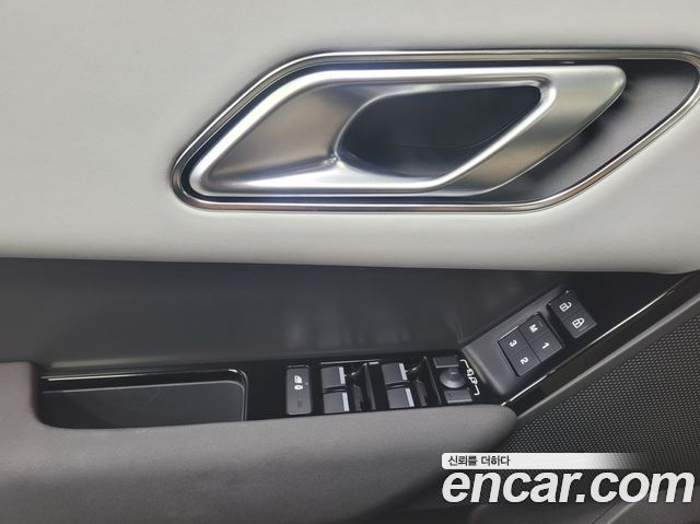Land Rover Range Rover Velar 2025 — photo 4