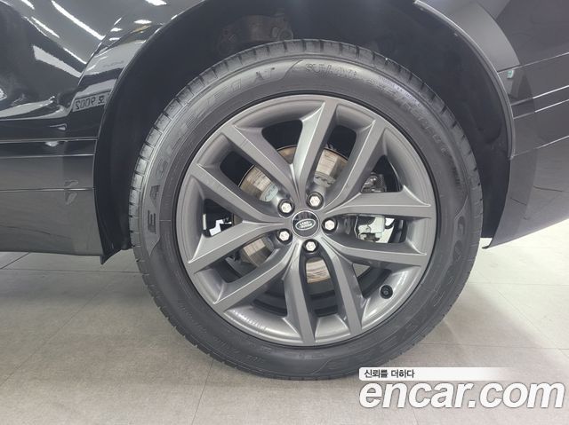 Land Rover Range Rover Velar 2025 — photo 19