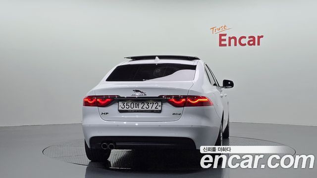 Jaguar XF 2020 — photo 4