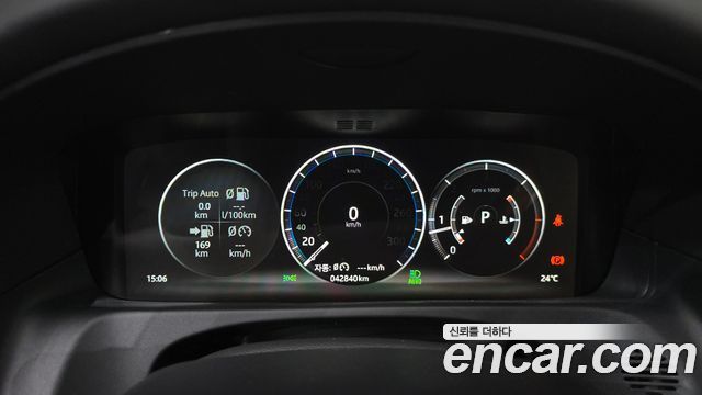 Jaguar XF 2020 — photo 11