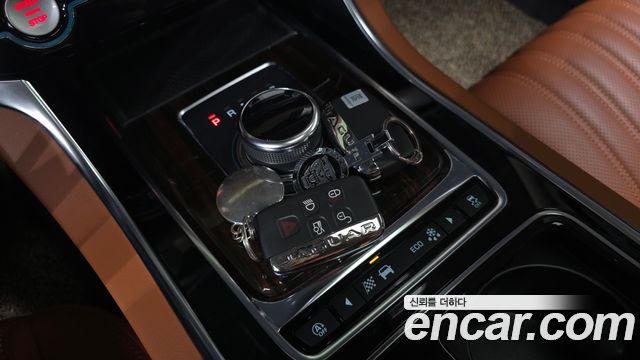 Jaguar XF 2020 — photo 12