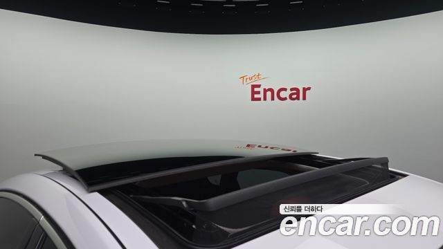 Jaguar XF 2020 — photo 25