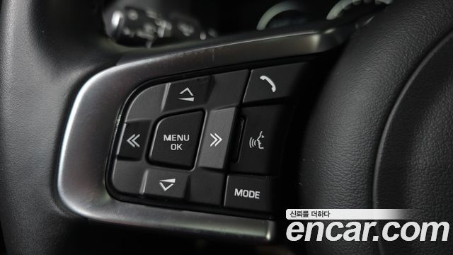 Jaguar XF 2020 — photo 31