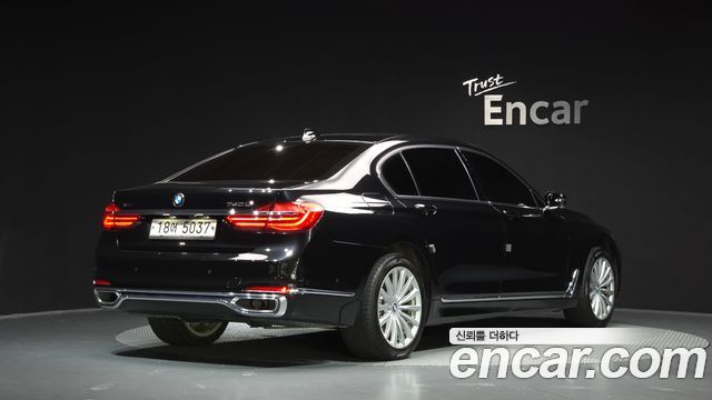 BMW 7-Series 2016 — photo 2