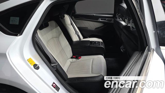 Genesis G80 2019 — photo 18