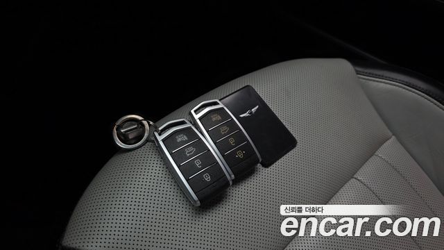 Genesis G80 2019 — photo 23