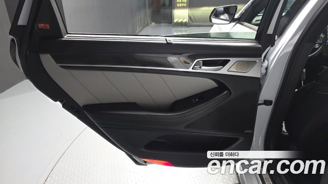 Genesis G80 2019 — photo 15