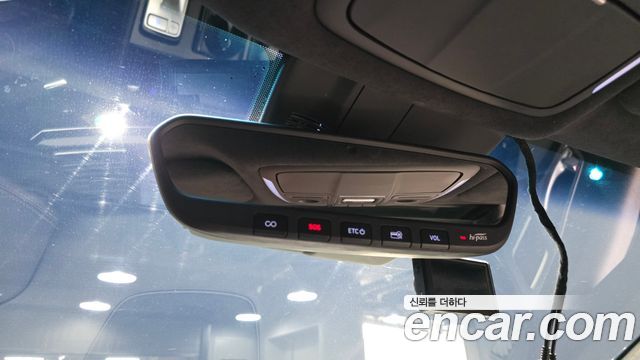 Genesis G80 2019 — photo 37