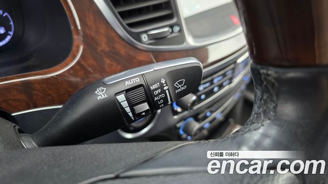 Hyundai Equus 2015 — photo 16
